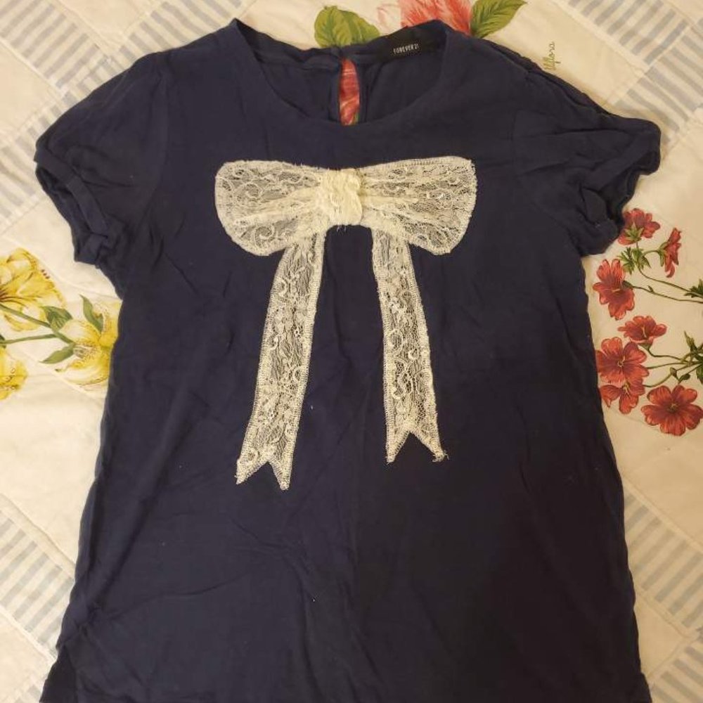 Forever 21 Navy T with White Lace Bow